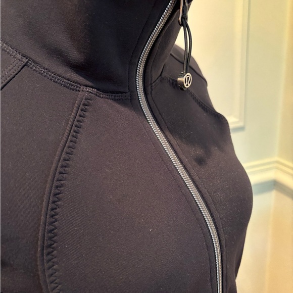 Lululemon Jacket 🖤 - Picture 3 of 7